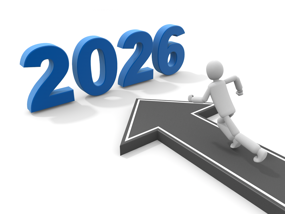 2026年に向かって力強く走る人物と上向きの矢印が描かれたビジネス成長を象徴する無料イラスト。