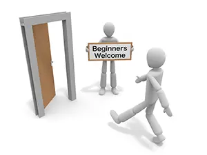 開いたドアの前で初心者歓迎の看板を持ち人を招き入れる白い3Dの人物