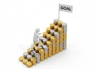 積み上がったお金の階段を登りゴール旗を目指す3D人物のイラスト