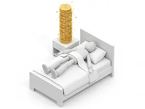 ベッドで寝ている間に枕元の金貨が増えていく不労所得イメージのイラスト